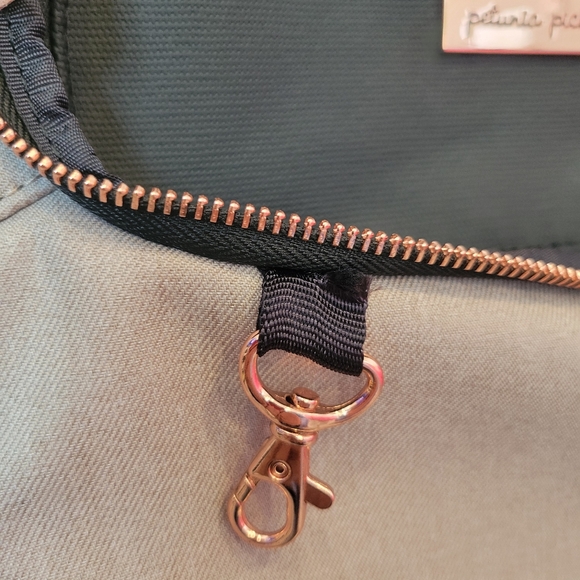 Petunia Pickle Bottom Pivot Pack in Black/Sand - Picture 5 of 6